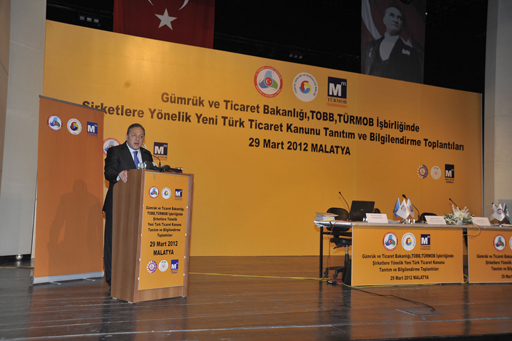 Genel Başkanımız YMM Nail SANLI, G&uuml;mr&uuml;k ve Ticaret Bakanı Hayati YAZICI ve TOBB  Başkanı Rifat HİSARCIKLIOĞLU' nun birer konuşma yaptığı , ''Yeni T&uuml;rk Ticaret  Kanununun M&uuml;kelleflere Etkileri'' konulu konferans, 29 Mart 2012 tarihinde  Malatya' da ger&ccedil;ekleştirildi.